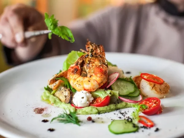 Servicio de catering a bordo de nuestros yates en Cartagena
