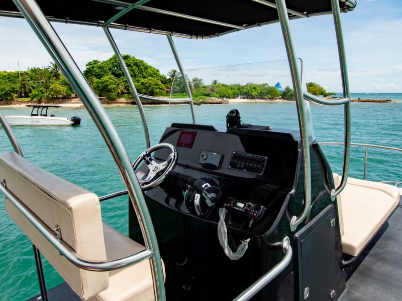Bote Tritón deportivo para 40 personas | Foto lateral