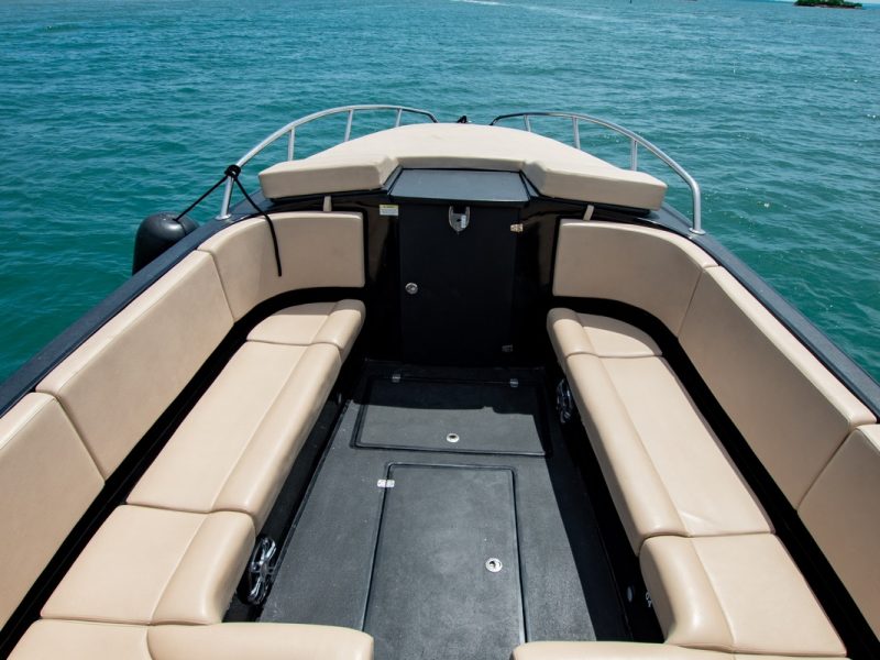 Bote Tritón deportivo para 40 personas | Paradizz