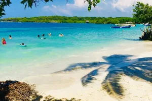 Agua Azul - Península de Barú - Yate Cartagena