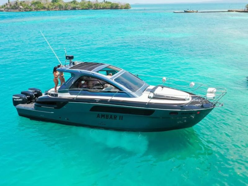 Mini Yate Ambar II Nuestro hermoso Yate Ambar II cuenta con todas las comodidades y exigencias r (2)