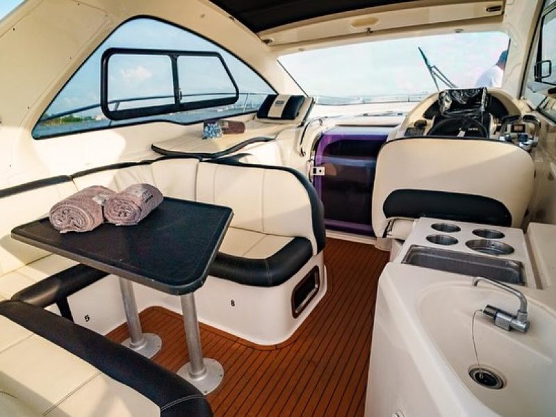 Mini Yate Ambar II Nuestro hermoso Yate Ambar II cuenta con todas las comodidades y exigencias r (9)